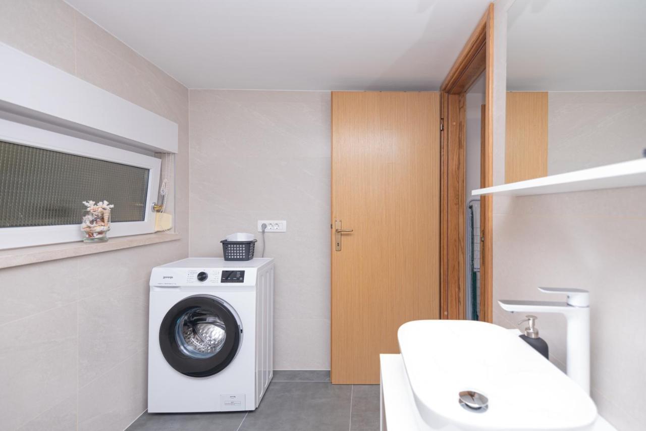 Apartment Emmi Omis Luaran gambar